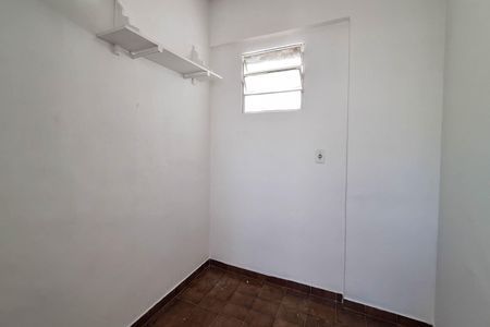 Apartamento à venda com 130m², 3 quartos e 2 vagas Apartamento à venda com 130m², 3 quartos e 2 vagasQuarto de Serviço