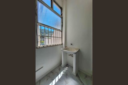 Apartamento à venda com 130m², 3 quartos e 2 vagas Apartamento à venda com 130m², 3 quartos e 2 vagasÁrea de Serviço