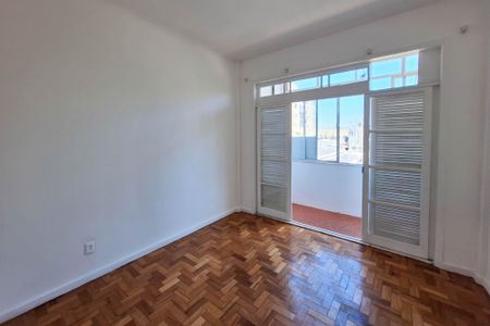 Apartamento à venda com 130m², 3 quartos e 2 vagas Apartamento à venda com 130m², 3 quartos e 2 vagasQuarto 1