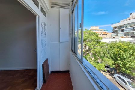 Apartamento à venda com 130m², 3 quartos e 2 vagas Apartamento à venda com 130m², 3 quartos e 2 vagasQuarto 1