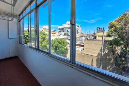 Apartamento à venda com 130m², 3 quartos e 2 vagas Apartamento à venda com 130m², 3 quartos e 2 vagasVista do Quarto 2