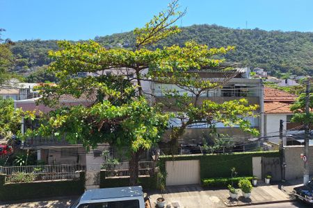 Apartamento à venda com 130m², 3 quartos e 2 vagas Apartamento à venda com 130m², 3 quartos e 2 vagasVista da Suíte 1