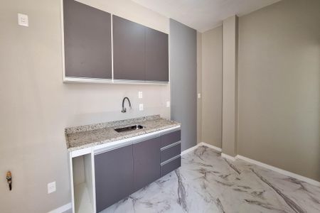 Apartamento à venda com 130m², 3 quartos e 2 vagas Apartamento à venda com 130m², 3 quartos e 2 vagasCozinha
