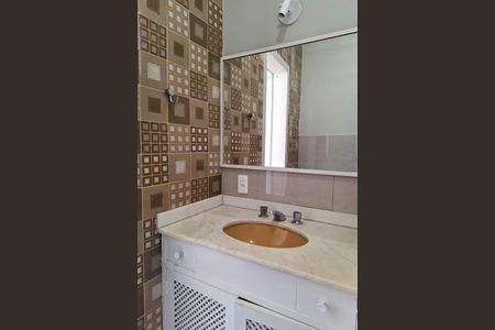 Apartamento à venda com 130m², 3 quartos e 2 vagas Apartamento à venda com 130m², 3 quartos e 2 vagasBanheiro da Suíte 1