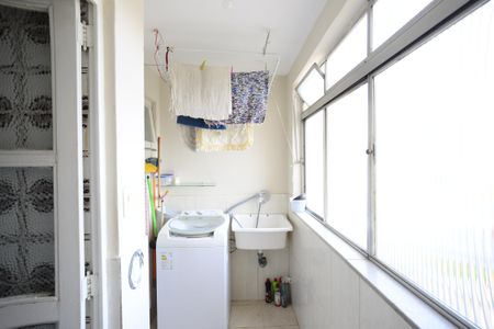 Apartamento à venda com 75m², 2 quartos e 1 vagaÁrea de Serviço