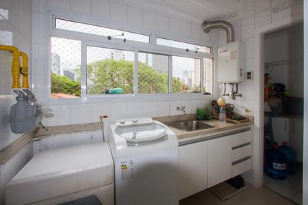 Apartamento à venda com 138m², 3 quartos e 2 vagas Apartamento à venda com 138m², 3 quartos e 2 vagasÁrea de Serviço