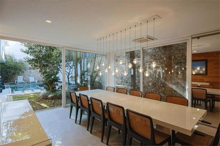 Casa à venda com 482m², 4 quartos e 6 vagas
