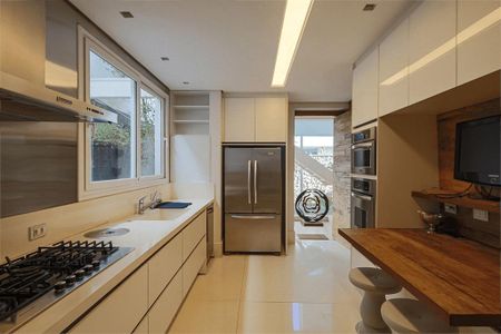 Casa à venda com 482m², 4 quartos e 6 vagas
