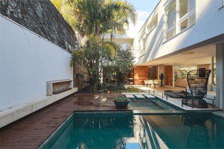 Casa à venda com 482m², 4 quartos e 6 vagas