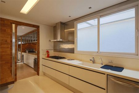 Casa à venda com 482m², 4 quartos e 6 vagas