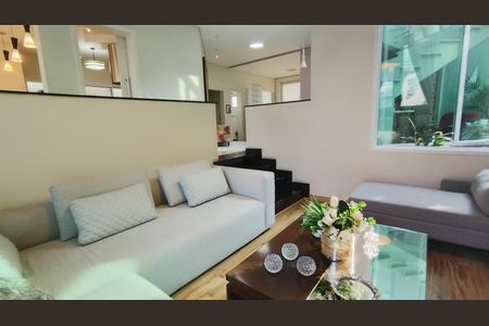 Sala  de casa de condomínio para alugar com 4 quartos, 525m² em Jardim Residencial Suzano, Suzano