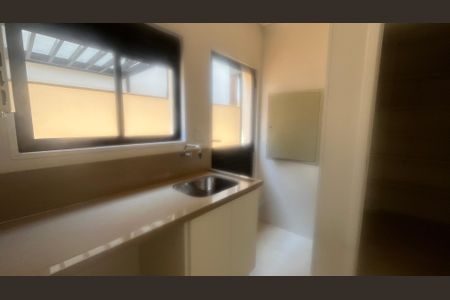 Casa de condomínio à venda com 210m², 3 quartos e 4 vagas Casa de condomínio à venda com 210m², 3 quartos e 4 vagasÁrea de Serviço