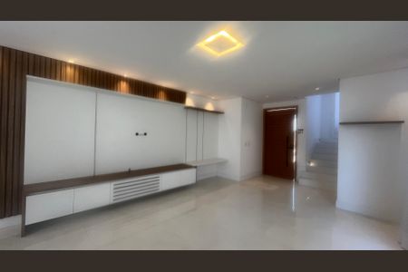 Casa de condomínio à venda com 210m², 3 quartos e 4 vagasSala