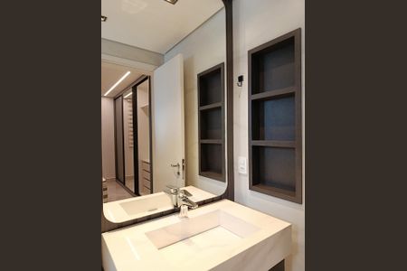 Apartamento à venda com 71m², 1 quarto e 1 vaga Apartamento à venda com 71m², 1 quarto e 1 vagaBanheiro da Suíte