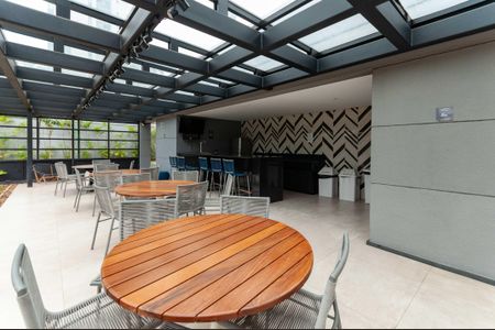 Apartamento para alugar com 115m², 2 quartos e 3 vagas Apartamento para alugar com 115m², 2 quartos e 3 vagasÁrea comum - Churrasqueira