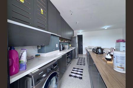 Apartamento à venda com 74m², 2 quartos e 1 vaga Apartamento à venda com 74m², 2 quartos e 1 vagaCozinha e Área de Serviço