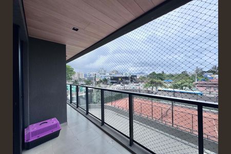 Apartamento à venda com 74m², 2 quartos e 1 vaga Apartamento à venda com 74m², 2 quartos e 1 vagaVaranda