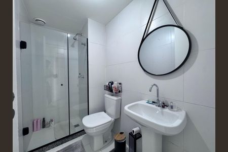 Apartamento à venda com 74m², 2 quartos e 1 vaga Apartamento à venda com 74m², 2 quartos e 1 vagaBanheiro Social