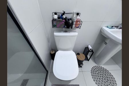 Apartamento à venda com 74m², 2 quartos e 1 vaga Apartamento à venda com 74m², 2 quartos e 1 vagaBanheiro Social