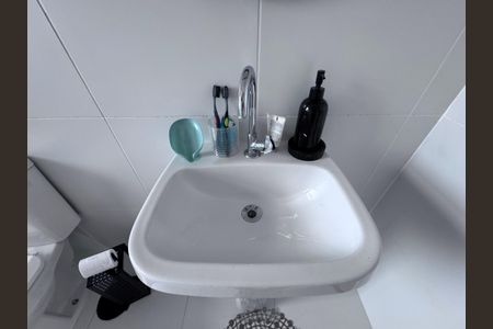 Apartamento à venda com 74m², 2 quartos e 1 vaga Apartamento à venda com 74m², 2 quartos e 1 vagaBanheiro da Suíte