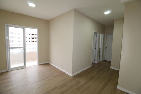 Apartamento para alugar com 68m², 2 quartos e 1 vagaSala
