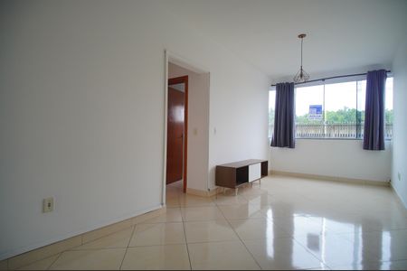 Sala de apartamento para alugar com 2 quartos, 57m² em Morro do Espelho, São Leopoldo