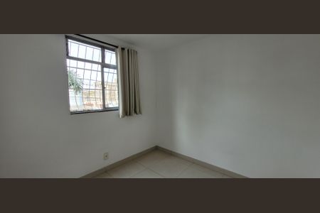 Quarto 2 de apartamento para alugar com 2 quartos, 45m² em Betim Industrial, Betim