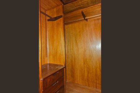 Apartamento à venda com 89m², 2 quartos e 1 vaga Apartamento à venda com 89m², 2 quartos e 1 vagaCloset do quarto 2