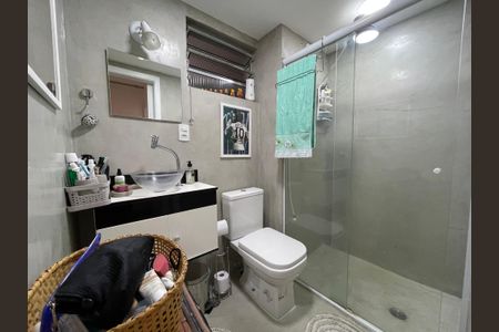 Apartamento à venda com 64m², 3 quartos e 2 vagas Apartamento à venda com 64m², 3 quartos e 2 vagasBanheiro