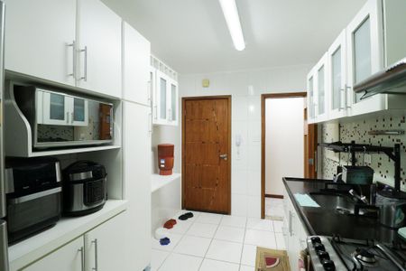 Apartamento à venda com 87m², 4 quartos e 2 vagas Apartamento à venda com 87m², 4 quartos e 2 vagasCozinha e Área de Serviço