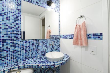 Apartamento à venda com 87m², 4 quartos e 2 vagas Apartamento à venda com 87m², 4 quartos e 2 vagasBanheiro Social