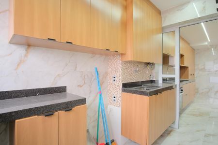 Apartamento à venda com 80m², 2 quartos e 1 vagaÁrea de Serviço