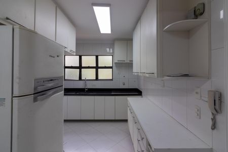 Apartamento à venda com 147m², 4 quartos e 2 vagas Apartamento à venda com 147m², 4 quartos e 2 vagasCozinha