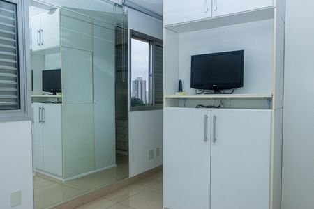 Apartamento à venda com 144m², 2 quartos e 2 vagas Apartamento à venda com 144m², 2 quartos e 2 vagasSuíte