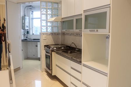 Apartamento à venda com 144m², 2 quartos e 2 vagas Apartamento à venda com 144m², 2 quartos e 2 vagasCozinha
