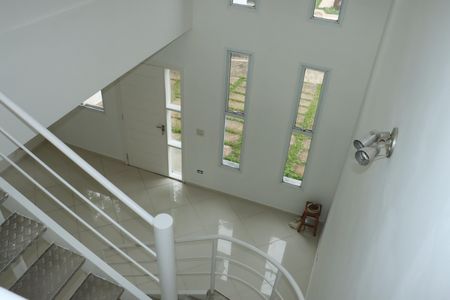 Escada de casa de condomínio para alugar com 2 quartos, 125m² em Granja Viana, Cotia