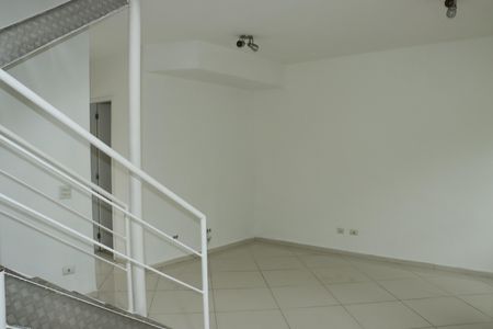 Casa de condomínio para alugar com 125m², 2 quartos e 3 vagasSala
