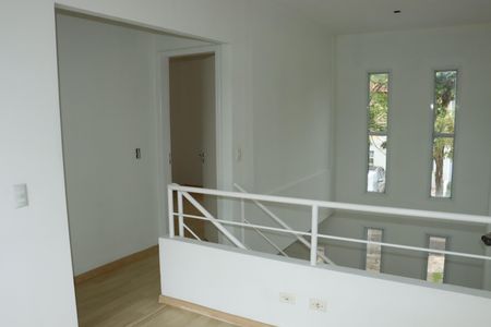 Hall  de casa de condomínio para alugar com 2 quartos, 125m² em Granja Viana, Cotia