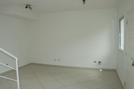 Sala de casa de condomínio para alugar com 2 quartos, 125m² em Granja Viana, Cotia