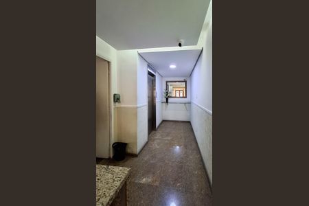 Apartamento à venda com 117m², 3 quartos e sem vaga Apartamento à venda com 117m², 3 quartos e sem vagaHall Social