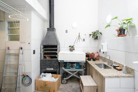 Casa à venda com 150m², 3 quartos e 1 vagaÁrea de serviço