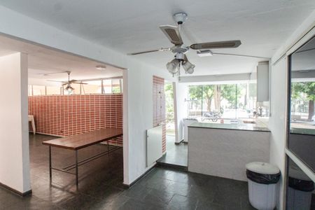 Apartamento à venda com 64m², 2 quartos e 1 vaga Apartamento à venda com 64m², 2 quartos e 1 vagaÁrea comum - Salão de festas