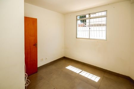 Quarto de apartamento à venda com 2 quartos, 70m² em Serrano, Belo Horizonte