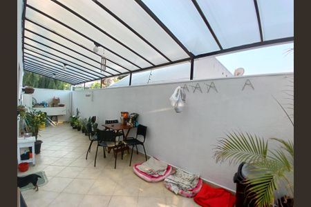 Apartamento à venda com 150m², 2 quartos e 2 vagasÁrea Externa