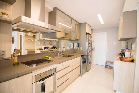Apartamento à venda com 137m², 3 quartos e 3 vagas