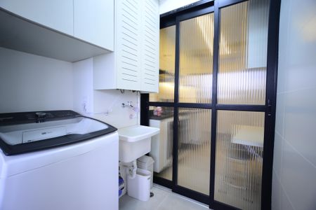 Apartamento à venda com 72m², 2 quartos e 1 vagaÁrea de Serviço