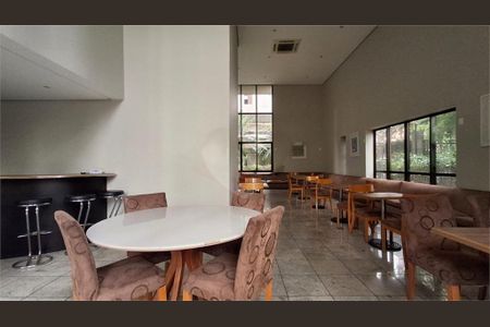 Apartamento à venda com 2 quartos, 74m² em Moema, São Paulo