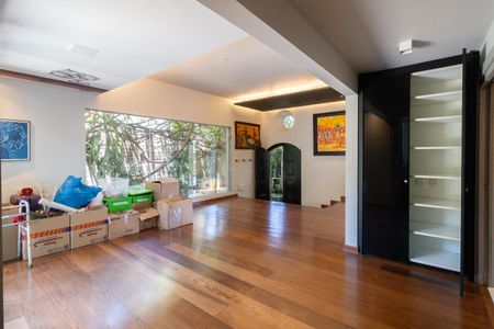 Casa à venda com 318m², 3 quartos e 4 vagasSala