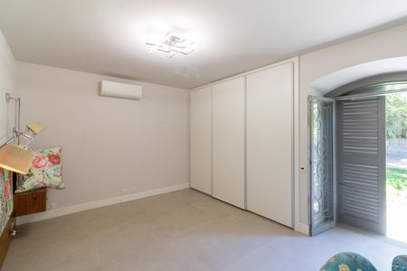 Casa à venda com 318m², 3 quartos e 4 vagasSuíte 2