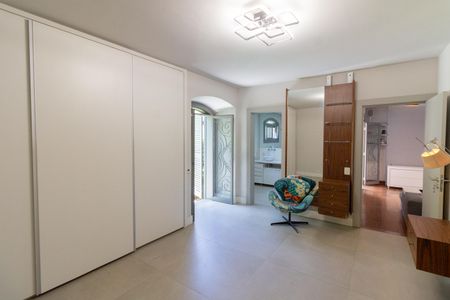 Casa à venda com 318m², 3 quartos e 4 vagasSuíte 2